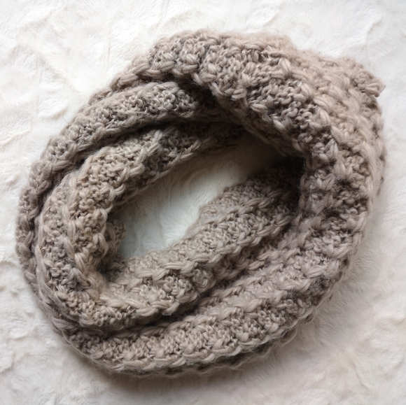 Infinity scarf - Picture 2 of 3